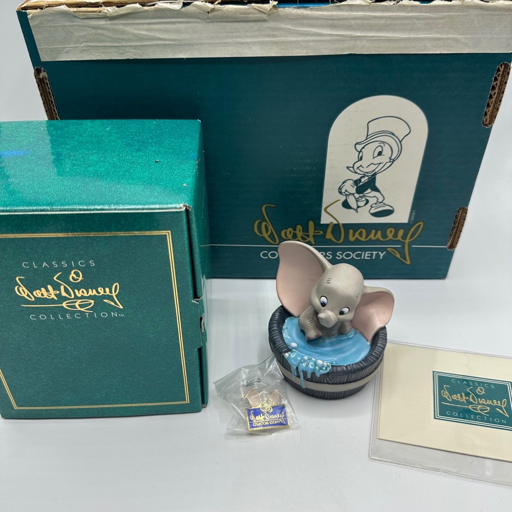 WDCC Disney Dumbo Simply Adorable 1995 Collectors Society Figurine Box COA Pin